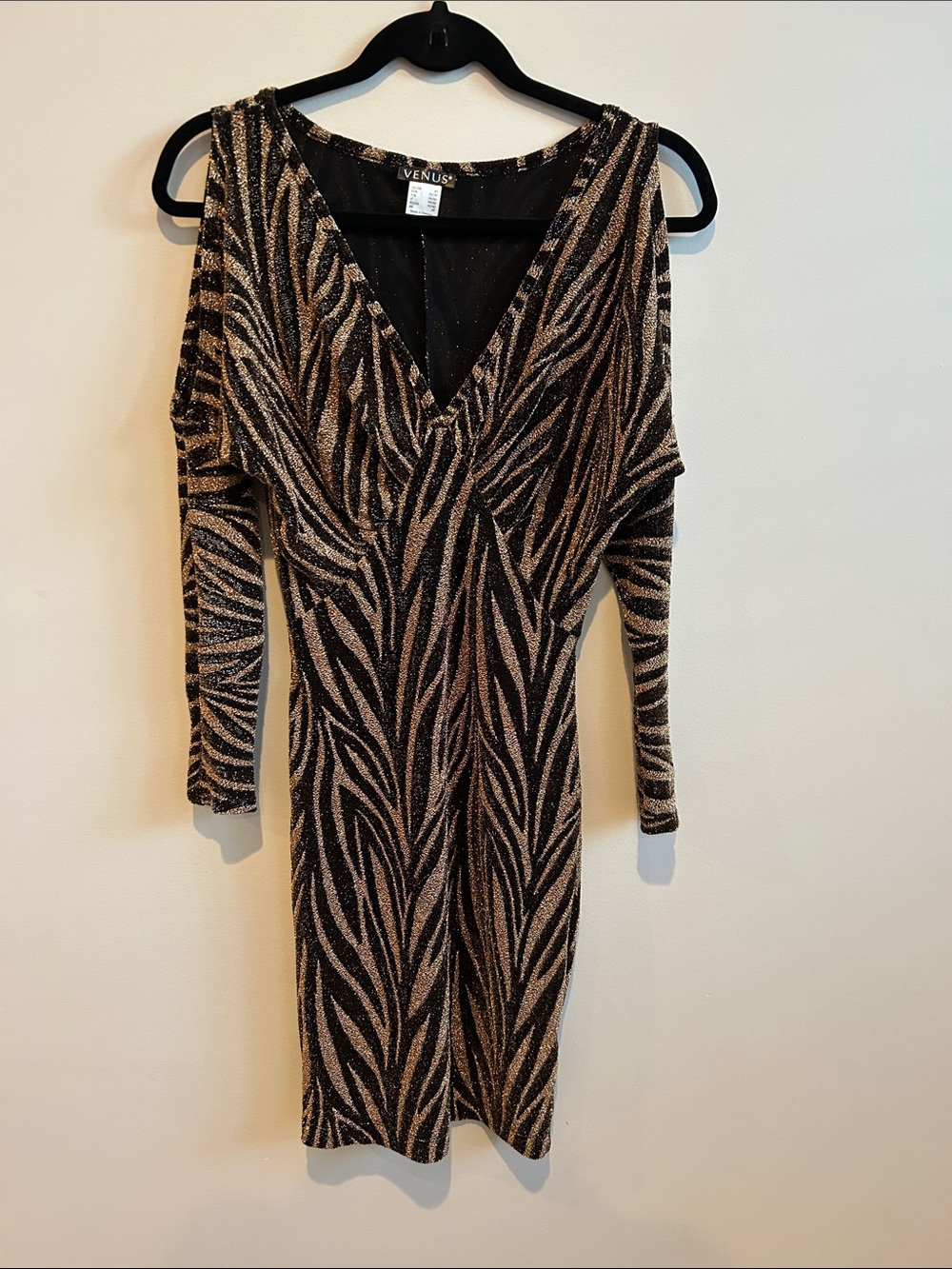 VENUS Black and Gold Glitter Long Sleeve V-Neck Dress